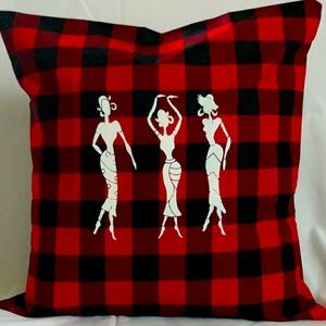 A pair of 14×14 buffalo plaid envelop pillowcase